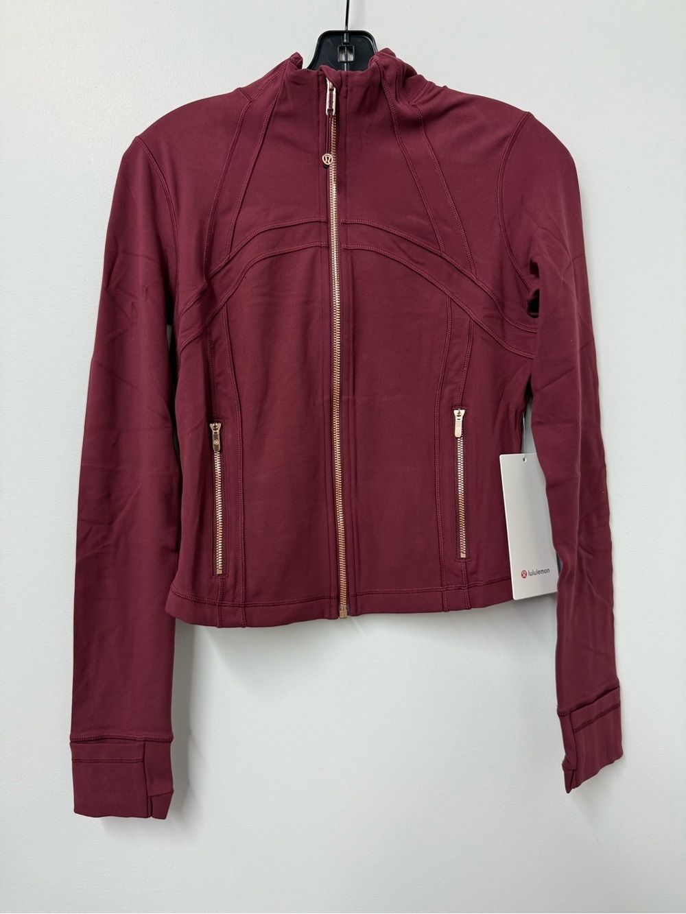 LuluLemon Define Cropped Jacket Nulu in Burgundy Bay/Rose Gold - Picture 4 of 6
